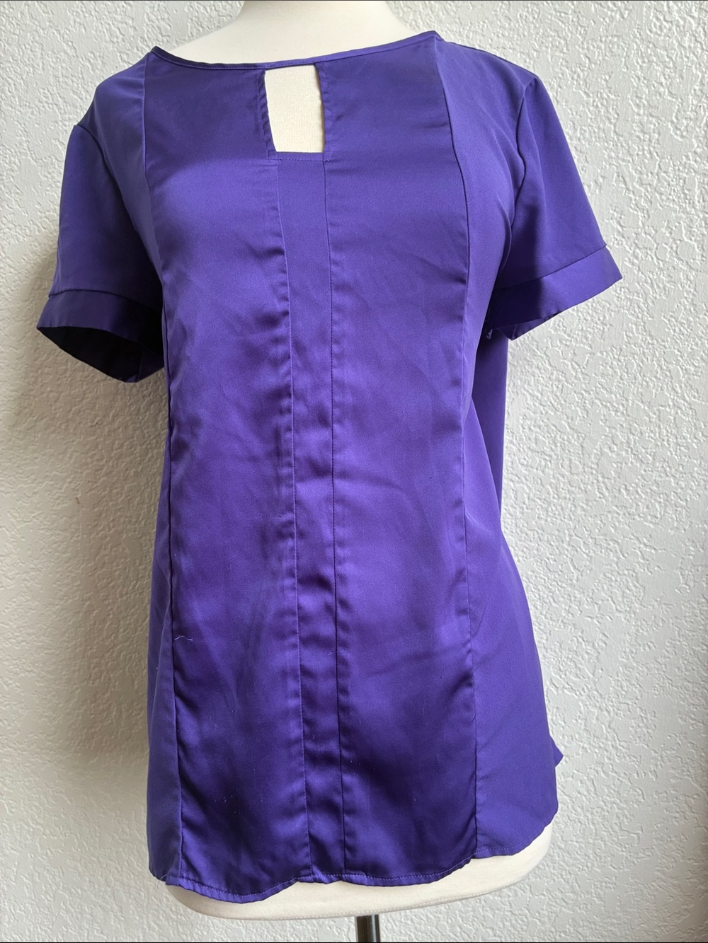 New York & Company Purple Short Sleeve Keyhole Tunic